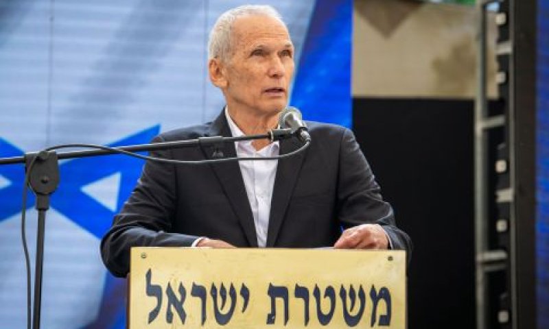 השר בר-לב בטקס לזכר חללי משטרת ישראל [צילום: אריה לייב אברמס/פלאש 90]