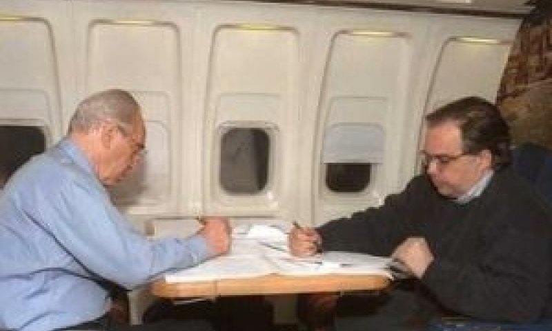אורי סביר, שמעון פרס [צילום: לע"מ]