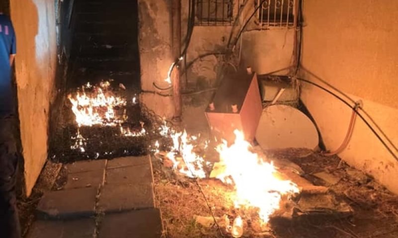 אחד ממוקדי השריפות, הלילה בבאר שבע [צילום: מתנאל בושרי, דוברות כבאות והצלה]