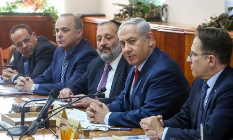 יישור קו [צילום: מארק ישראל סלם]