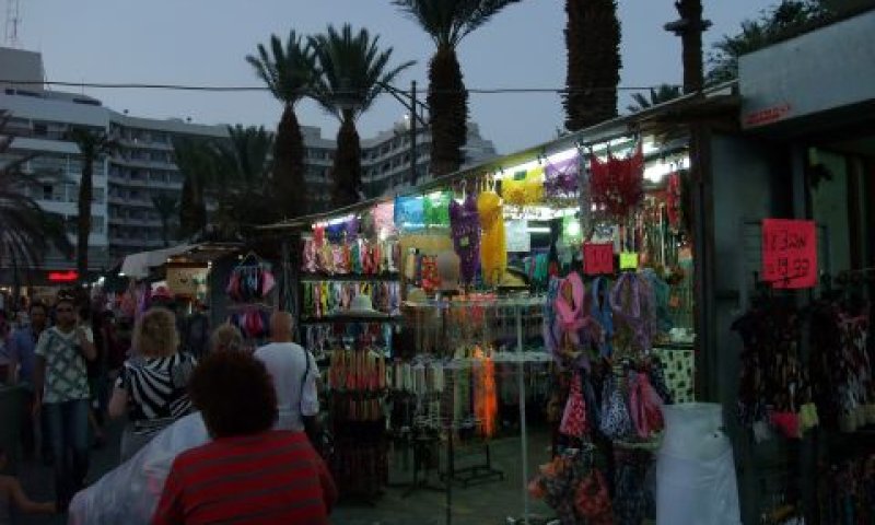 תשע שנים של הליכים לפינוי הדוכנים