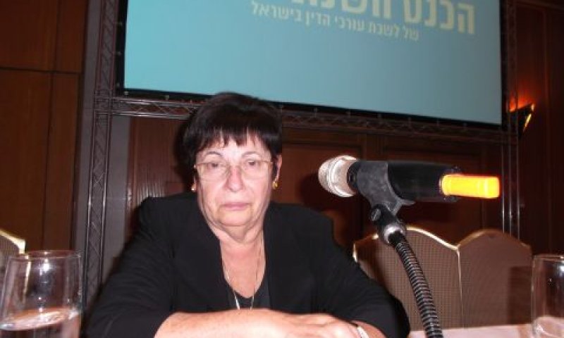 נאור. לא לסטות מהתקדים
