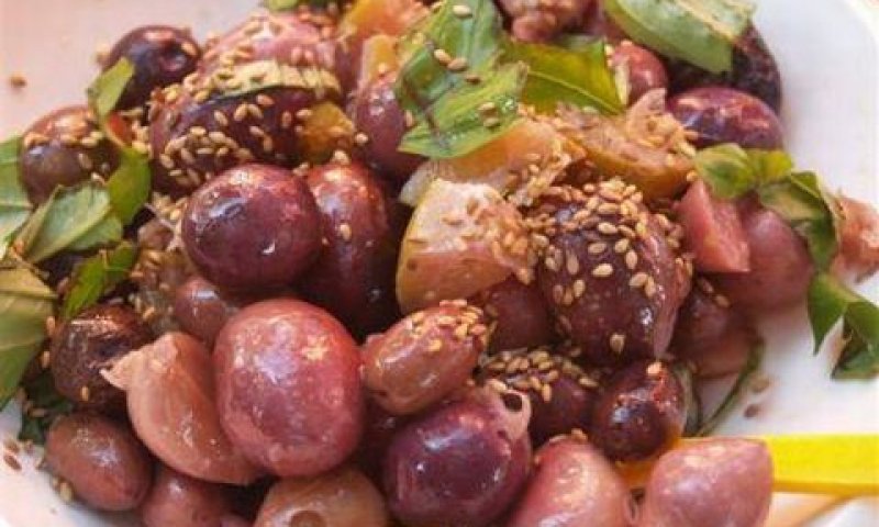 זית עם גלעין - מסוכן לשיניים [צילום אילוסטרציה: יח"צ]