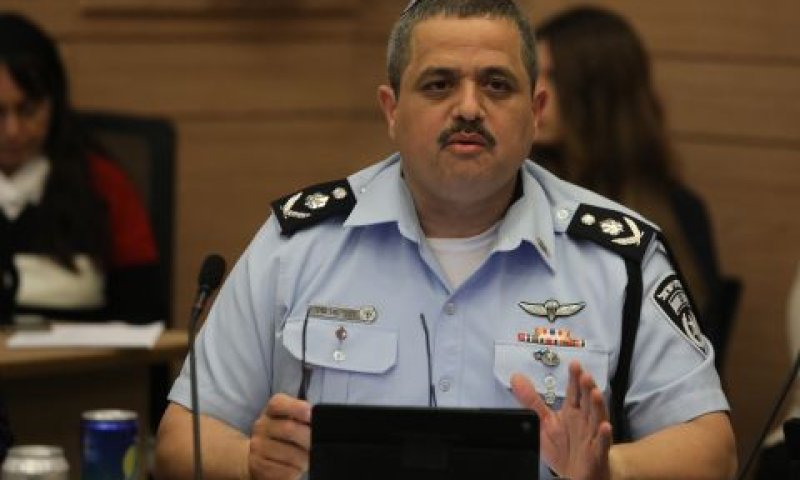 רוני אלשיך. מתמודדים לבד בשטח