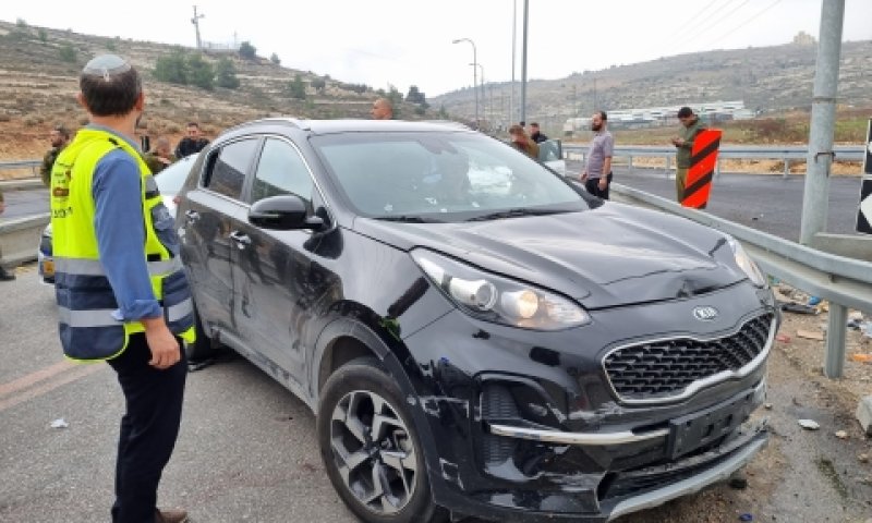 רכבו של המחבל הדורס, הבוקר [צילום: דוברות בנימין]
