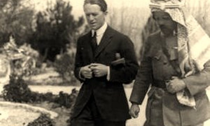 אמיר ירדן עבדולה ולורנס איש ערב [צילום ארכיון מינואר 1921: לע"מ]