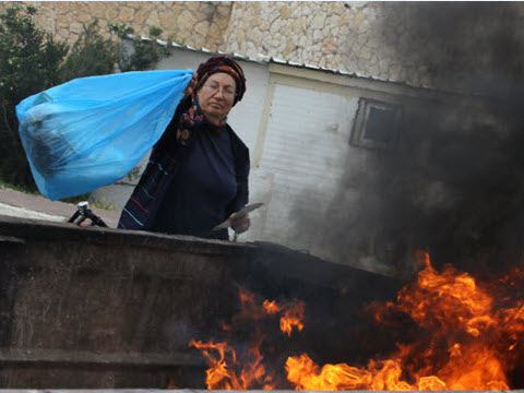שריפת חמץ [צילום: נתי שוחט/פלאש 90]