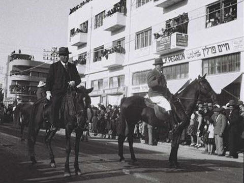 דיזנגוף על סוס [צילום: ארכיון עיריית תל אביב יפו]