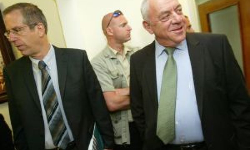 פועלים להתרת חנק האשראי. בר-און ואריאב [צילום: פלאש 90]