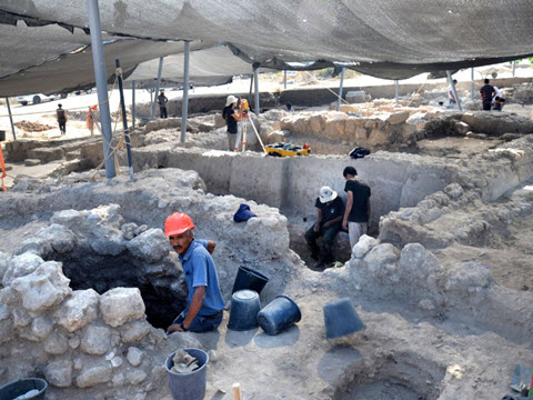 החפירה הגדולה בגדרה [צילום: יולי שוורץ, דוברת רשות העתיקות]