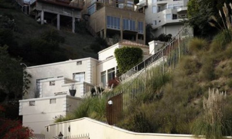 ביתם של מרפי ומונג'אק [צילום: AP]