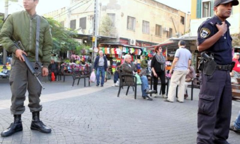 שוטרים בתל אביב [צילום: פלאש 90]