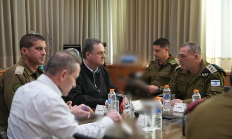 הערכת מצב לפני התקיפה [צילום: אלעד מלכה]