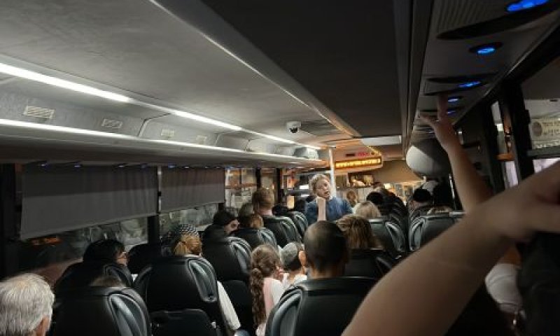 צפיפות נוסעים בקו 271 של נתיב אקספרס