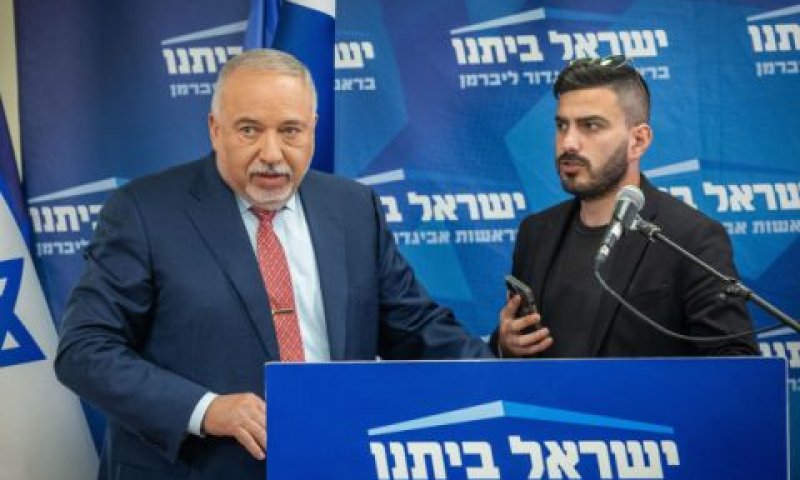 ליברמן בישיבת הסיעה השבוע [צילום: יונתן זינדל/פלאש 90]