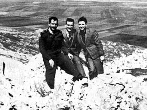 כהן (במרכז) ברמת הגולן