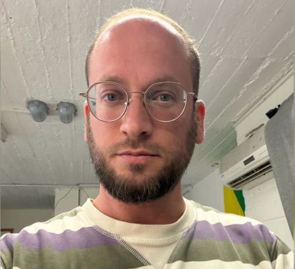 פרידלס. חציית גבולות הביקורת הלגיטימית