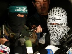 דוברים של החמאס וניצי הפת"ח [צילום: AP]