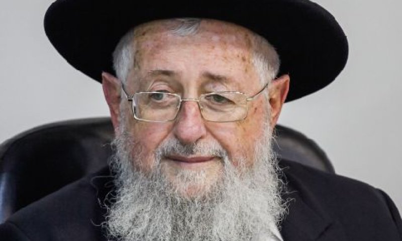 הרב דיכובסקי. פרסים [צילום: פלאש 90]