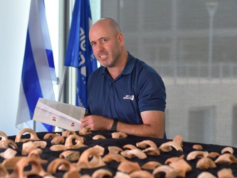 נריה ספיר, ממנהלי החפירה במורדות ארנונה מטעם רשות העתיקות [צילום: יולי שוורץ, רשות העתיקות]