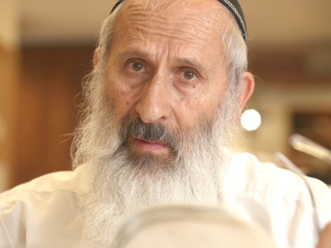 הרב אבינר. אין טעם להפגין [צילום: פלאש 90]