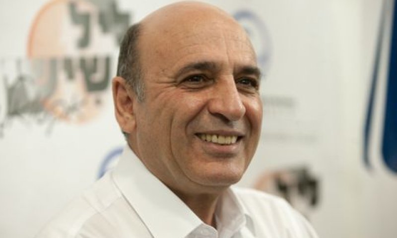 מופז. סינדל את הפורשים [צילום: פלאש 90]