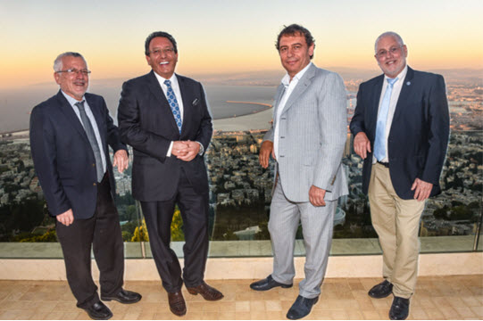 מימין לשמאל: נשיא הטכניון פרופ' אורי סיון, בוריס זימין, אאוגי פבלה ורופ' בועז גולני [צילום: רמי שלוש, דוברות הטכניון]
