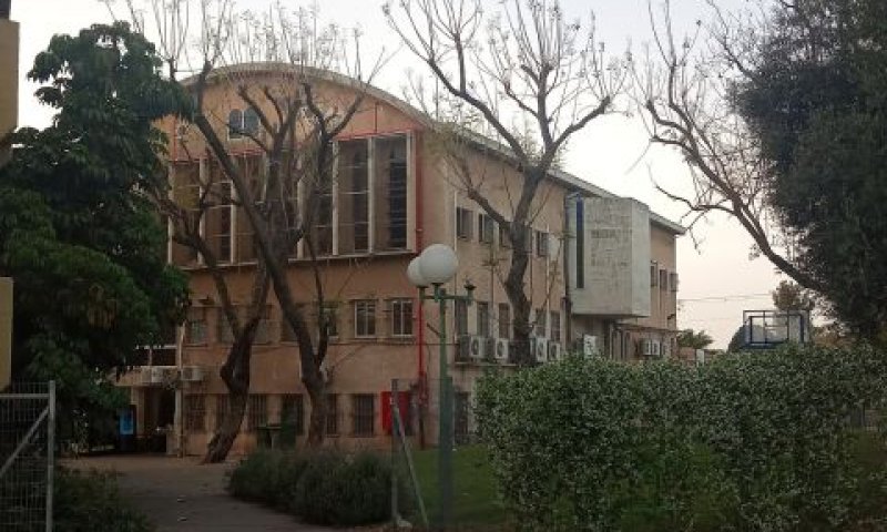 ישיבת נחלים. "התנהגות שיטתית" [צילום: אוריה אורן]