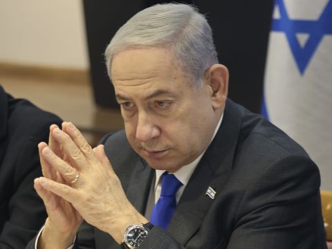 למנוע את הוצאתו לנבצרות [צילום: מנחם כהנא]