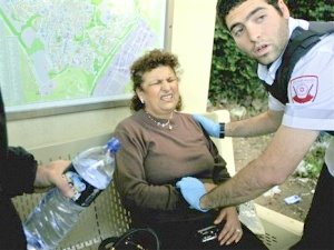 נפגעת חרדה בשדרות [צילום: AP]