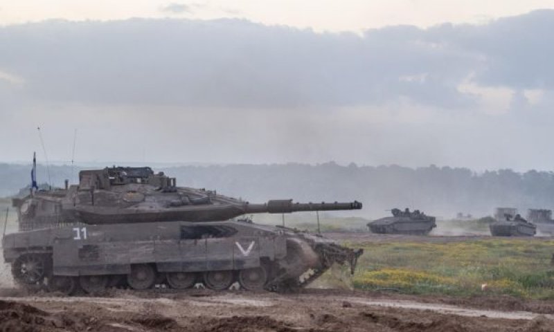 משוריינים בצפון הרצועה [צילום: דובר צה''ל]