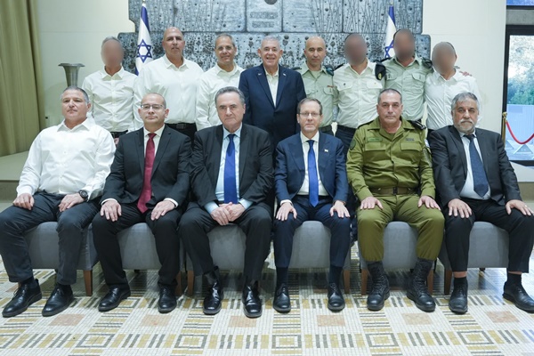 [צילום: משרד הביטחון]