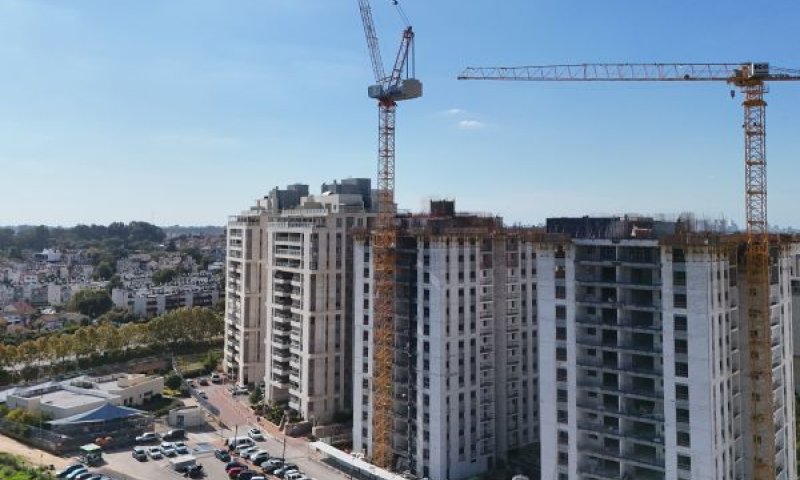 מחירי הדירות בירידה [צילום: שחר יערי/פלאש 90]