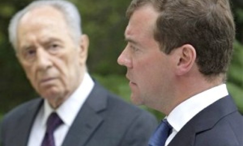 מדוודב ופרס בסוצ'י [צילום: AP]