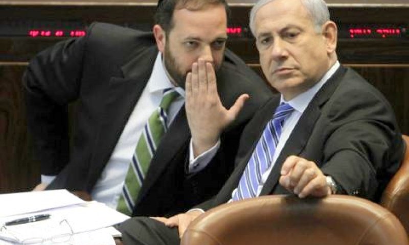 ראש הממשלה נתניהו עם שר השיכון אטיאס [צילום: פלאש 90]