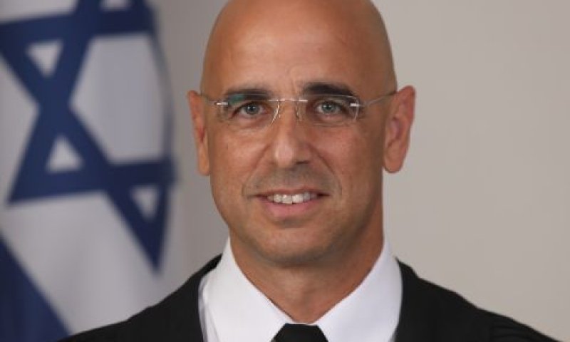 בן-טוליליה. "חסד עשה"