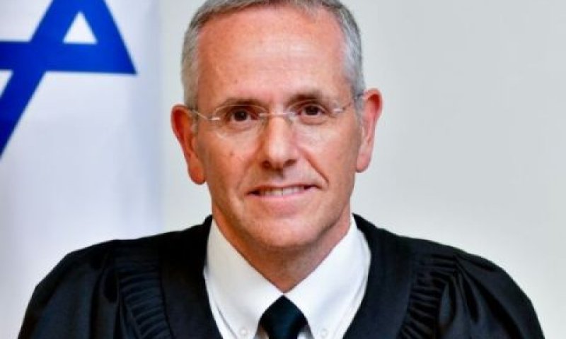 מינץ. אימץ במלואו