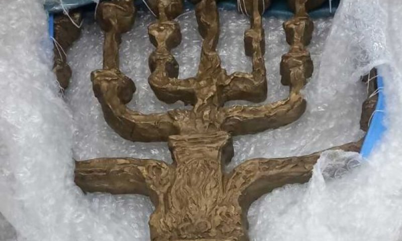 הפסל של דאלי [צילום: רשות המיסים]