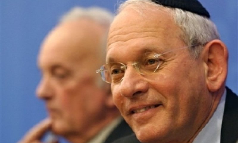 ישראל זינגר ויארוסלאב קצ'ינסקי [צילום: AP]