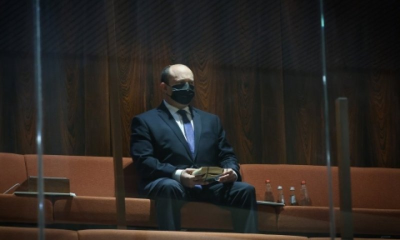 בנט בכנסת. "הם יודעים שאומיקרון מדבק הרבה יותר" [צילום: דוברות הכנסת]