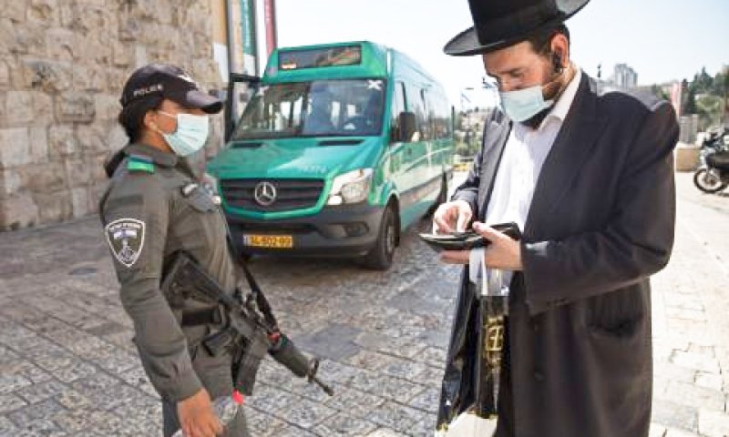 בידוק ברובע היהודי בירושלים [צילום: נתי שוחט/פלאש 90]
