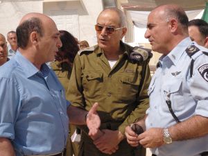 המפכ"ל, הרמטכ"ל ושר הביטחון [צילום ארכיון: דובר צה"ל]