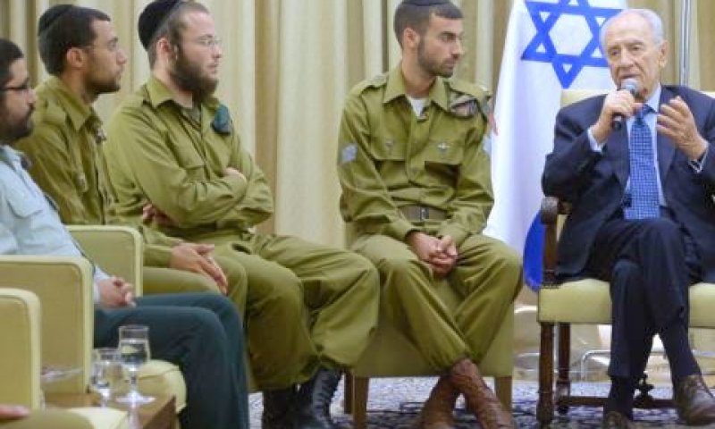 פגישת הנשיא עם חיילים חרדיים [צילום: מארק ניימן/לע"מ]