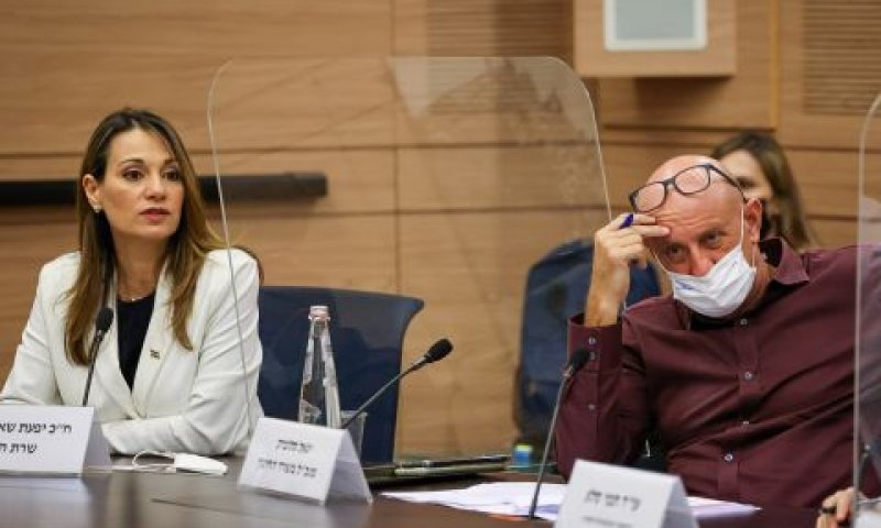 סלוביק ושאשא ביטון [צילום: נועם מושקוביץ, דוברות הכנסת]