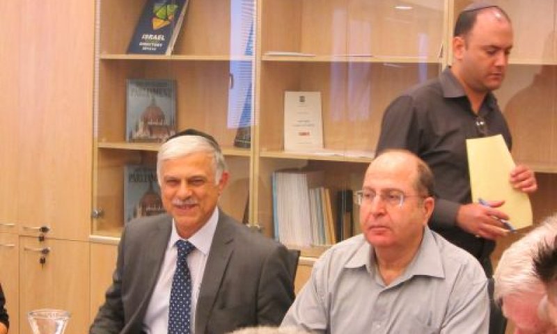 יוסף שפירא, משה יעלון ואמנון כהן [צילום: דוברות הכנסת]