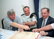 תא"ל היימן, חותם על אמנת הסטודנט