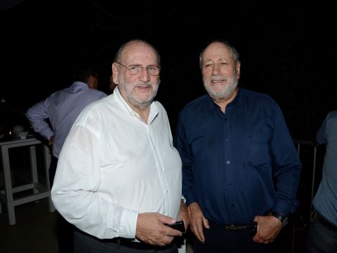 רפי שדה עם גדעון טלר מנכ"ל חברת טל תעופה [צילום: אביב חופי]