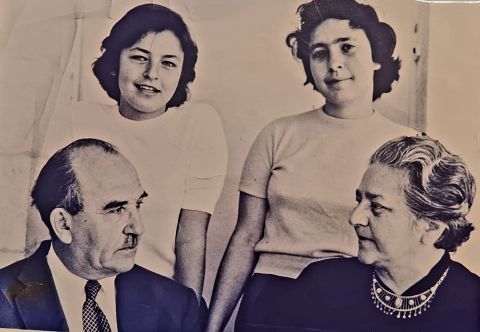 לוי ואלישבע אשכול ובנותיהם תמה ועפרה