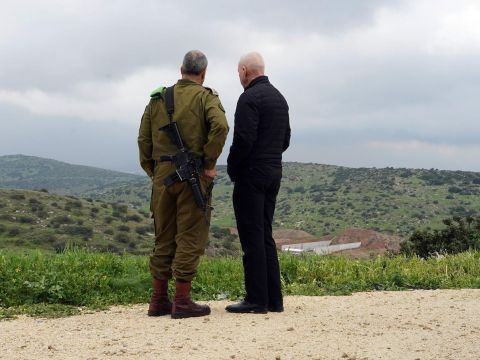 גלנט עם אלוף יהודה פוקס [צילום: אריאל חרמוני]