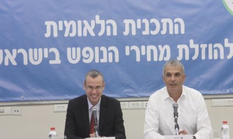 השרים משה כחלון ויריב לוין. להקים מלון לא יהיה חלום [צילום: משרד התיירות]